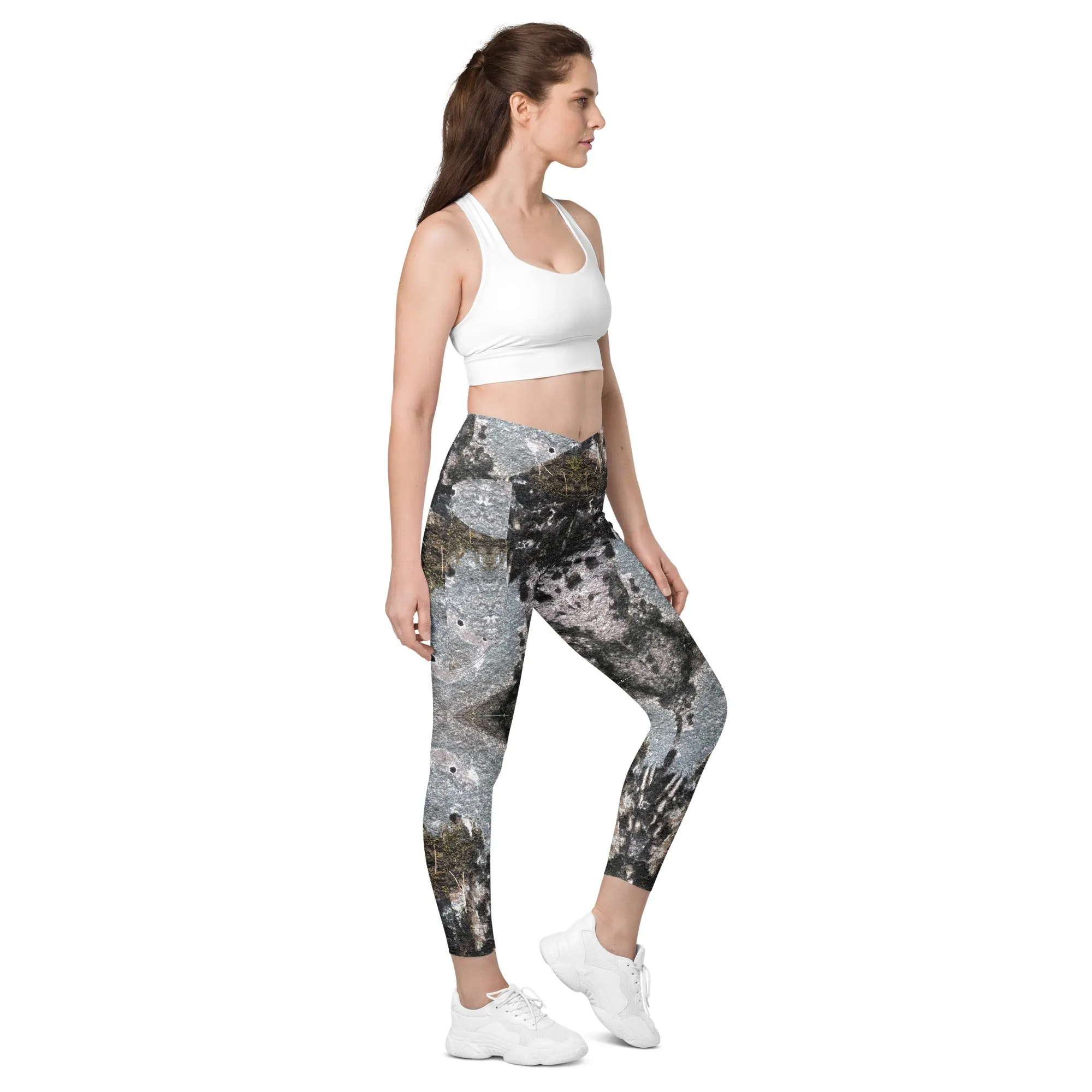 Mossy Rock Crossover leggings with pockets