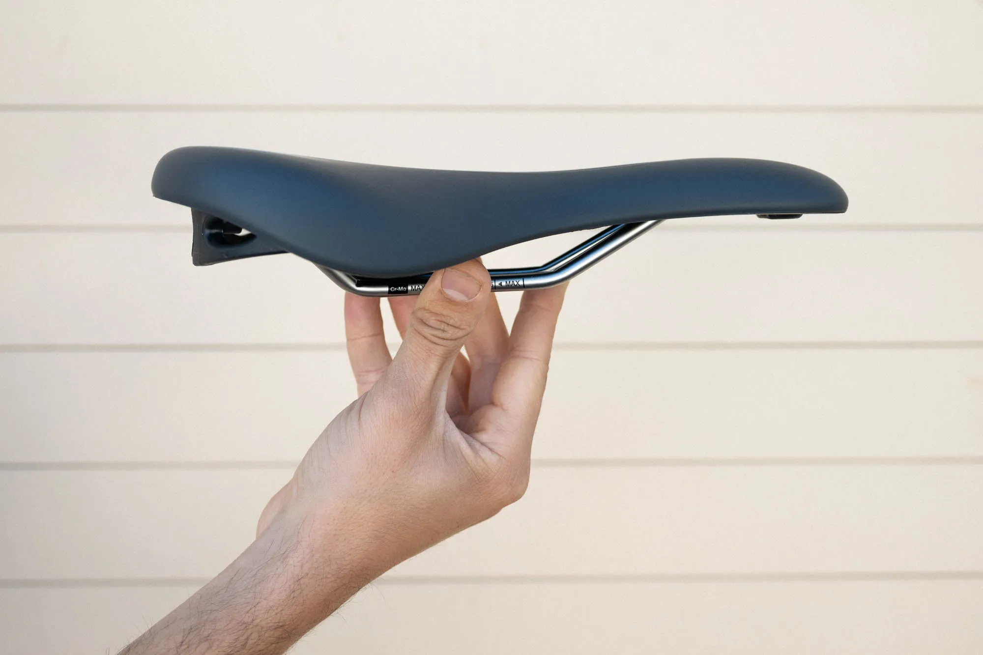 SADDLE 182.55 (Plastic, vegan, comfortable)