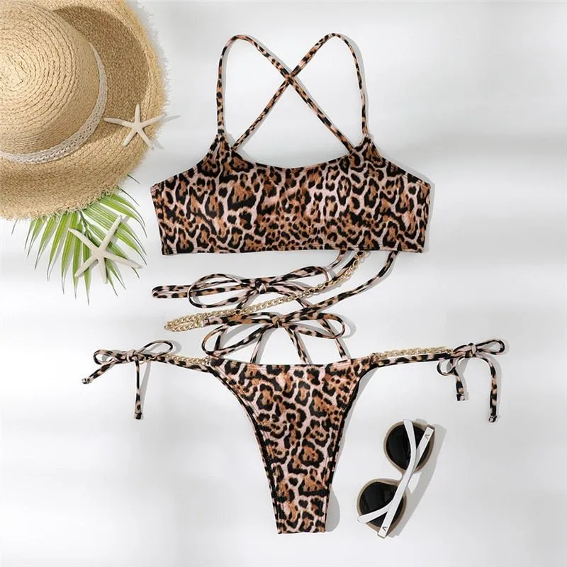 Sexy Bikini mit Leopardenkette